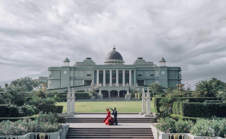 pre wedding photographers near me